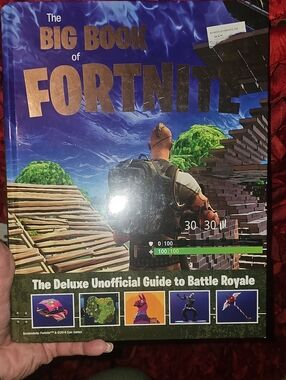 The Big Book of Fortnite- Deluxe Unofficial Guide To Battle Royale